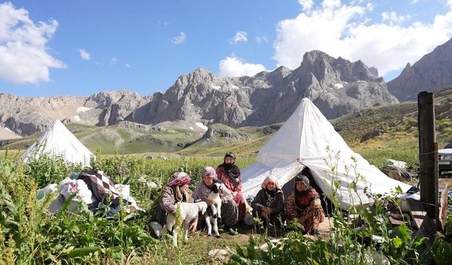 Erzincan’ın zirveleri kampçıların yeni rotası oldu