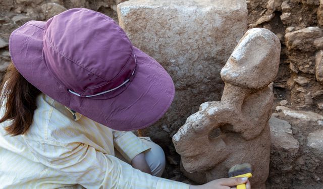 Karahantepe'de 11 bin yıllık benzersiz heykel bulundu