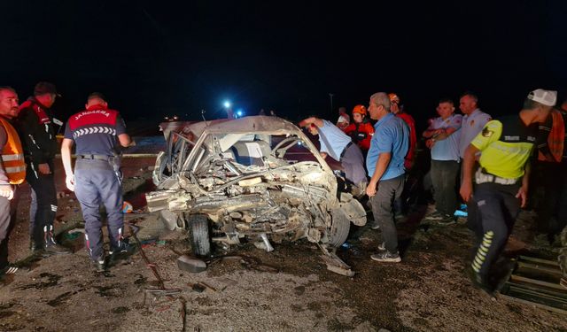 Karaman-Kılbasan yolunda can pazarı: 1 ölü, 1 yaralı