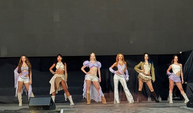 Manifest, Avrupa'nın dev festivalinde sahneye çıktı