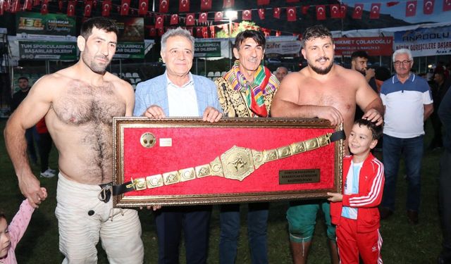Tortum Karakucak Güreşleri’nde başpehlivan Fatih Yaşarlı