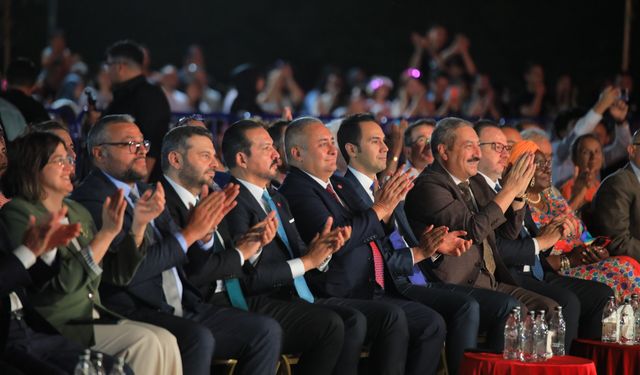 Türk dünyası Keçiören'deki şölende buluştu
