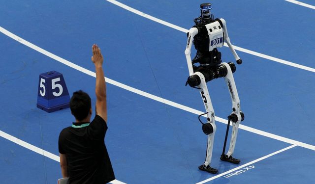 İnsansı robot 100 metrede Bolt’un derecesini geride bıraktı