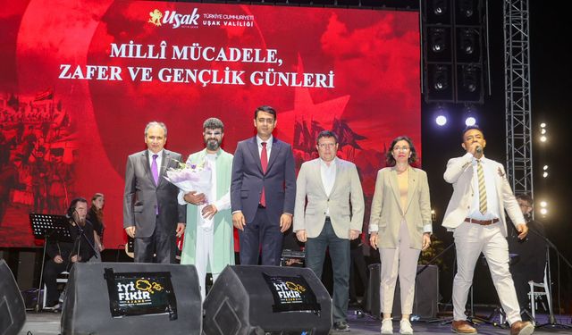 Uşak'ta zafer ruhu gençlikle buluştu