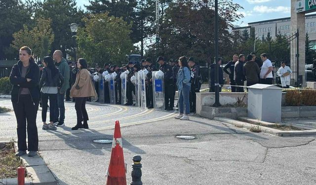 AYM önündeki eylemde acı olay: Emekli polis yaşamını yitirdi