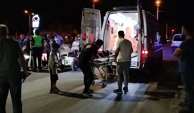 Çorum’da otomobil ile elektrikli motosiklet çarpıştı: 3 yaralı
