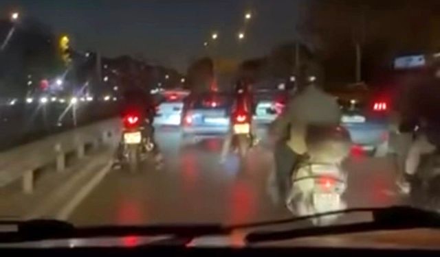 Yol verme tartışması büyüdü: Motosikletliler otomobili takip etti