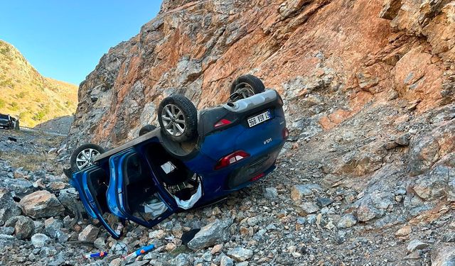 Adıyaman’da otomobil şarampole yuvarlandı: 5 yaralı
