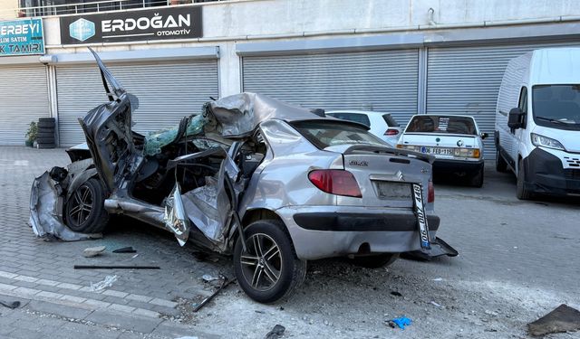 Ankara’da kavşakta kaza: 1’i ağır 5 kişi yaralandı