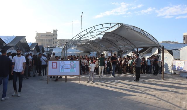 Gazze’de 541 bin öğrenci çadırdan okullarda ders başı yaptı