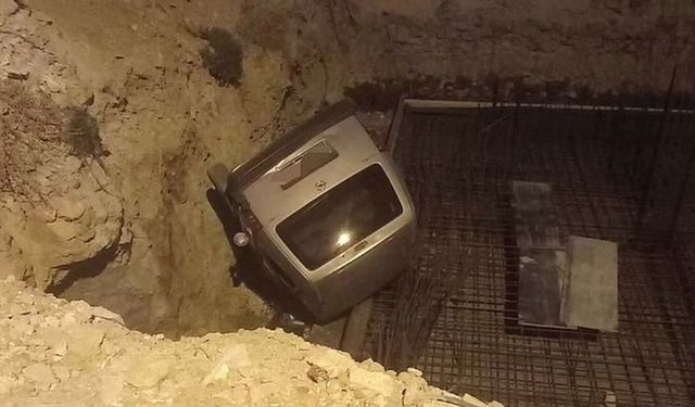 Tartıştığı ağabeyine araçla çarptı, çukura uçtu
