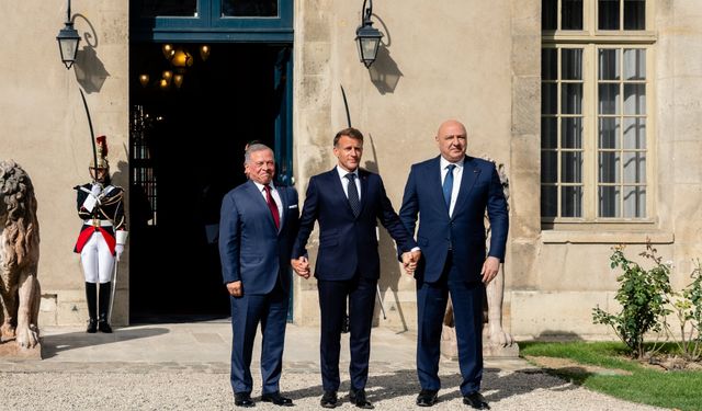 Paris’te Lübnan için kritik zirve