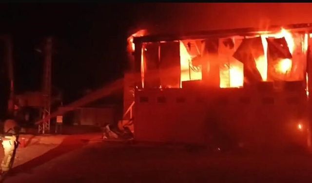 Hatay'da konteyner yatakhanede yangın: 5 kişi dumandan etkilendi