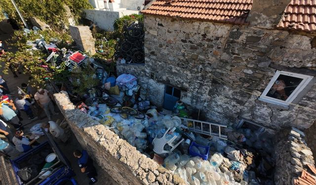 Muğla'da çöp evden 5 ton atık çıktı! Ekipler harekete geçti