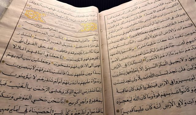 Kahramanmaraş’ta dev el yazması Kur’an-ı Kerim sergileniyor