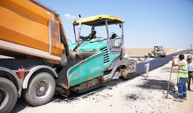 Gölbaşı Belediyesi yolları yeniliyor