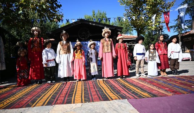Kırgız Eleçek başlıkları Altınköy’de sergilendi