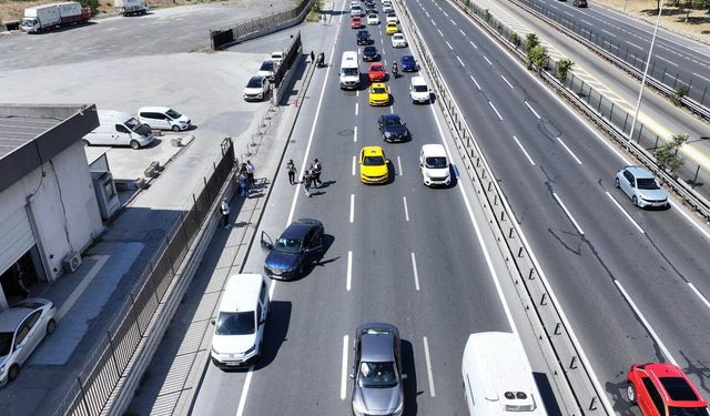 İstanbul’da korsan taksi denetimi: 22 kişiye 948 bin lira ceza