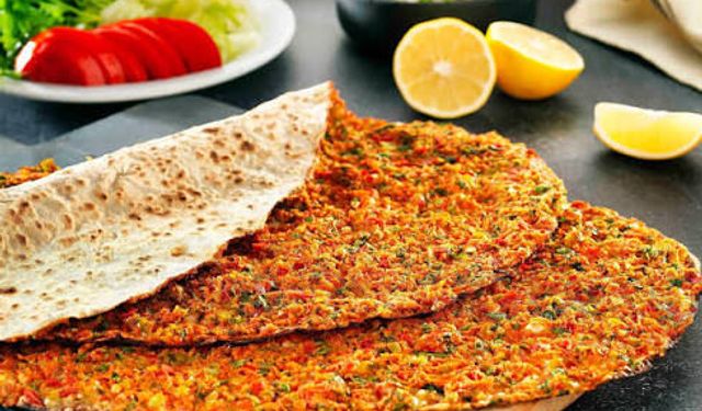 MasterChef lahmacun tarifi: Evde çıtır lahmacun nasıl yapılır?