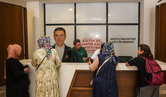 Mezitli Belediyesi’nden öğrencilere kırtasiye paketi desteği