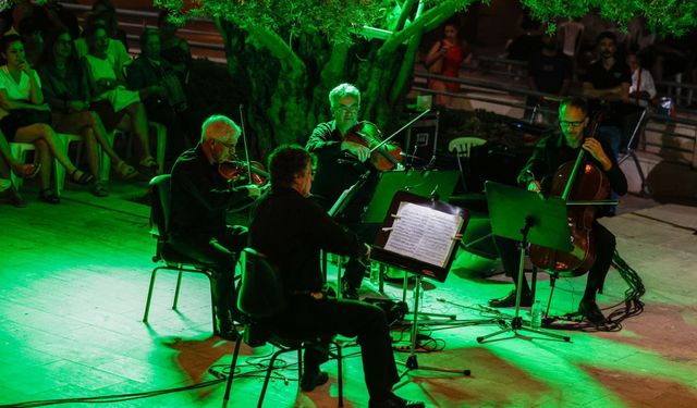 Macar yaylı çalgılar topluluğu Somogyi Quartet, İzmir’de sahne aldı