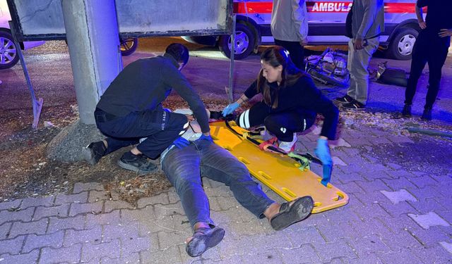 Motosiklet ile otomobil çarpıştı, 77 yaşındaki sürücü hayatını kaybetti