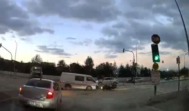 Kırmızı ışık ihlali kazaya neden oldu: Motosiklet sürücüsü yaralandı