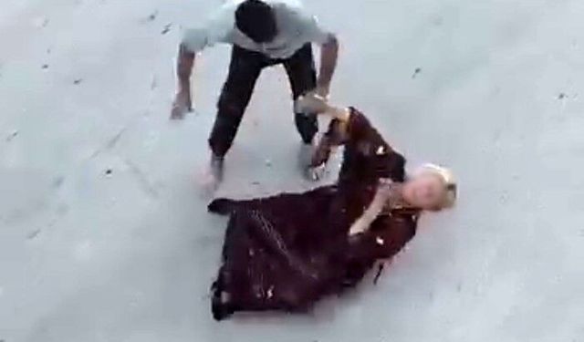 Eskişehir'de sokak ortasında kadına şiddet kamerada