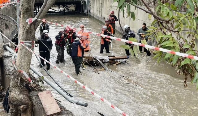 İstanbul Sarıyer'de selde kaybolan 3 kişi aranıyor