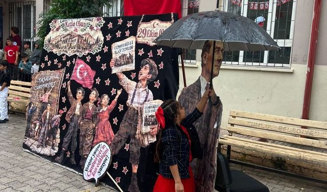Hatay'da minik Meryem'in Atatürk sevgisi yürekleri ısıttı
