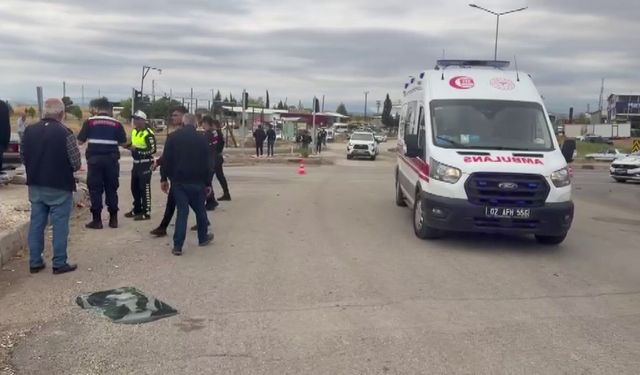 Kahta’da iki otomobil çarpıştı: 5 kişi yaralandı