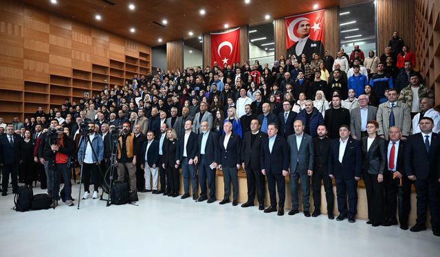 Etimesgut'a yeni yüzme havuzu ve spor kompleksi açıldı