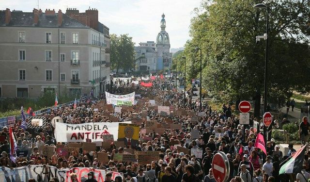 Fransa’daki öğrenci protestolarında yüzlerce yaralı