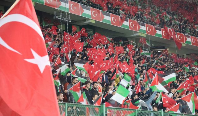 Konyaspor-Filistin maçında dostluk kazandı