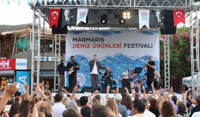Marmaris Deniz Ürünleri Festivali Selimiye’yi renklendirdi