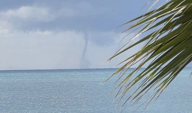 Mersin Taşucu açıklarında deniz üzerinde oluşan hortum kamerada