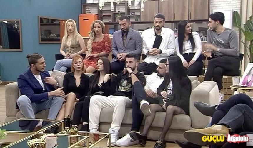 Bir zamanlar televizyon ekranlara damgasını vuran izdivaç programı Kısmetse Olur, yasaklanmasının ardından yeni ismiyle ve yeni platformunda izleyici karşısına çıkmaya başladı. Haftanın 6 günü YouTube kanalından yayınlanan programın büyük bir izleyici kitlesi var.
