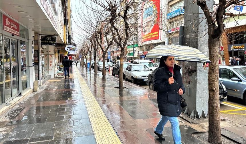 Elazığ'da sağanak yağış!