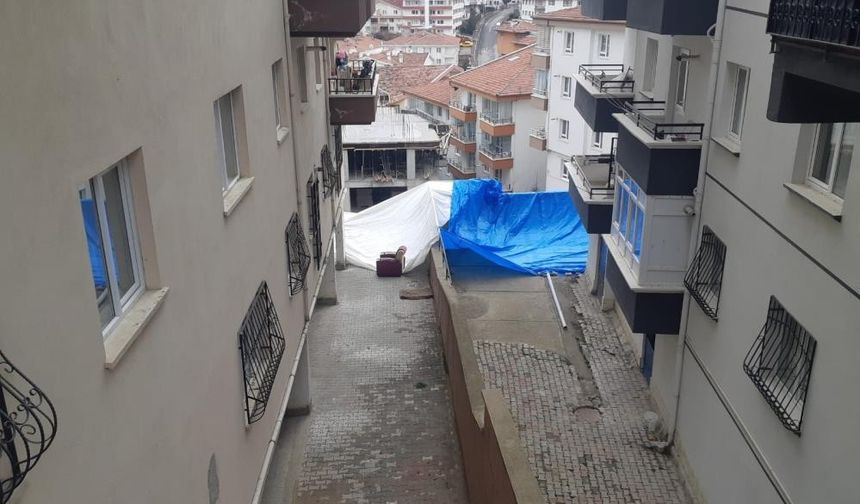 Mamak'ta istinat duvarı çöktü, korku dolu anlar yaşandı