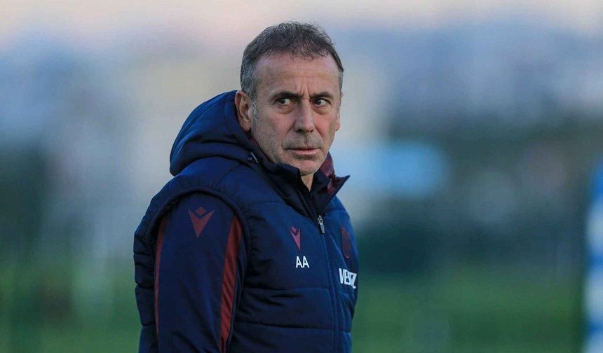 Aslen Rizelidir. Doğma büyüme Kasımpaşa Kulaksız mahallesindendir. Futbola Vefa'da başladı. Sırasıyla Fatih Karagümrük, Rizespor, Kahramanmaraşspor, Bakırköyspor ve Kasımpaşa'da oynadıktan sonra en uzun süre futbol oynadığı ve takım kaptanlığı yaptığı İstanbulspor’a transfer oldu. Abdullah Avcı, en üst teknik adamlık lisansı olan Pro-Lisansa sahip.