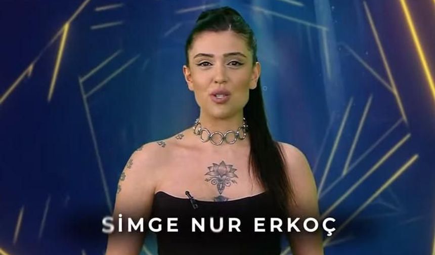 Simge Nur Erkoç, kendi aleyhinde atılan tweetleri beğenen ve 'Ter kokuyor' imasında bulunan Şeydanur Tunç'a küfürler yağdırdı!
Simge'nin kişisel hijyenine dikkat edilmediği diğer yarışmacılar tarafından da ima edildi...