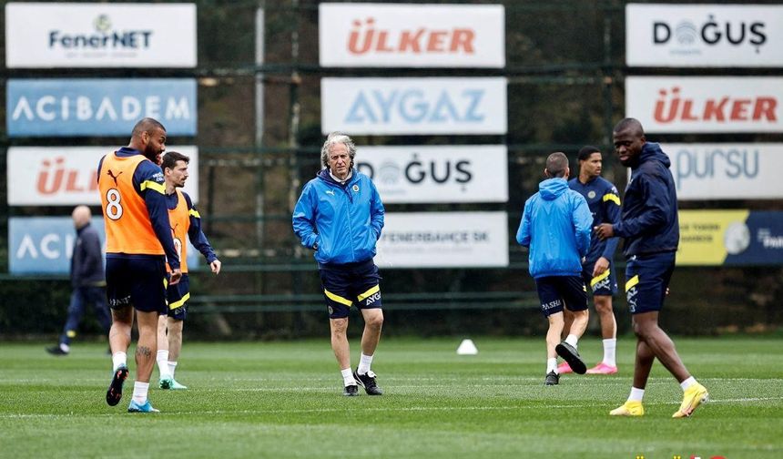 Fenerbahçe, Antalyaspor maçı hazırlıklarına devam ediyor