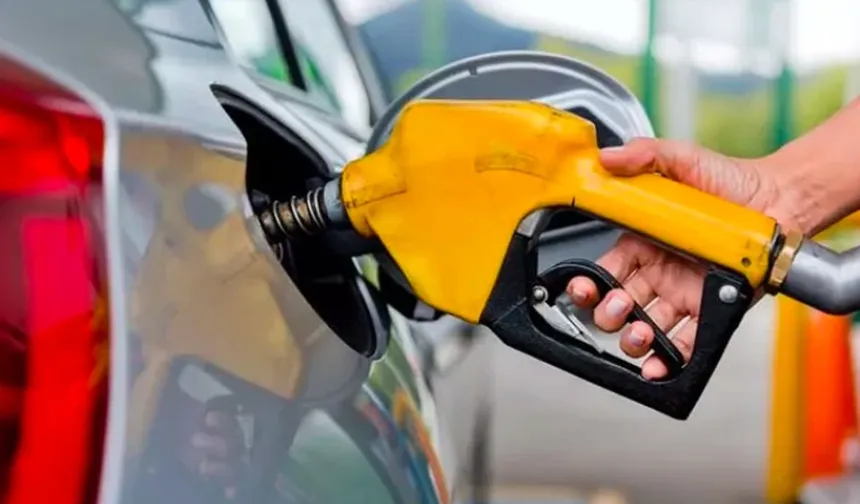 Motorine 6 TL zam yolda! Litre fiyatı 80 TL’ye çıkacak