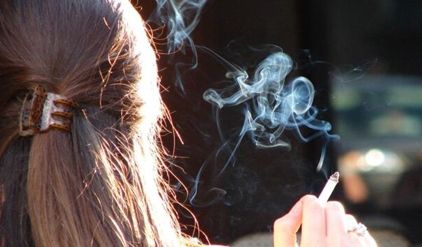 Açık alanda sigara kullanımına yeni sınırlama