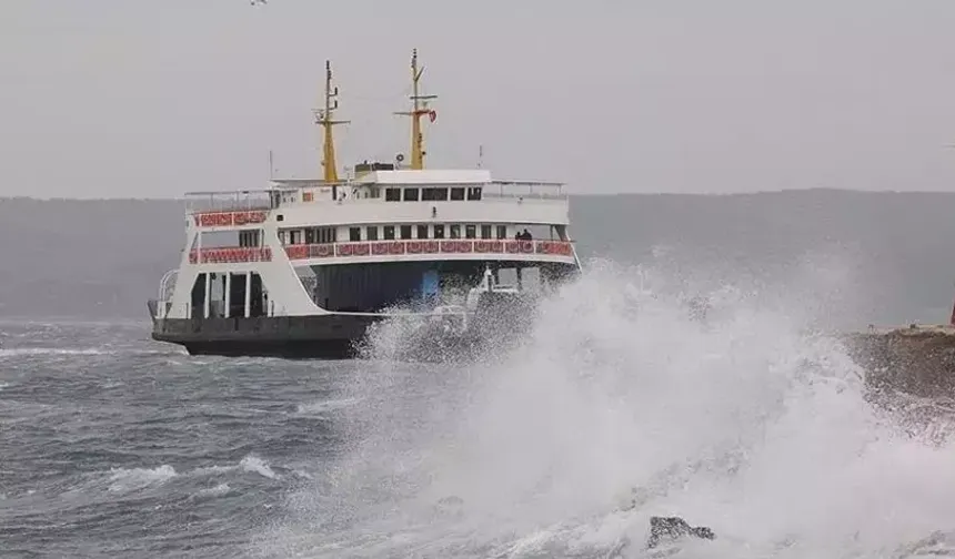 Bozcaada ve Gökçeada'ya yarınki feribot seferleri iptal edildi