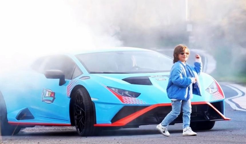 Minik Zayn'dan Lamborghini şovu