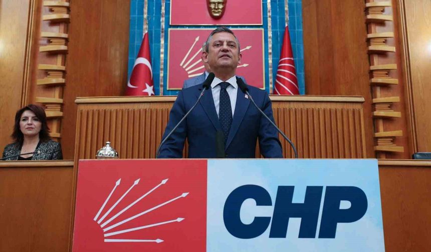 Özel’den kurultay çağrısı: 1004 imza teslim edildi