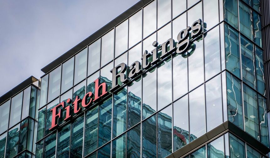 Fitch, Türkiye’nin görünümünü “durağan”a çekti