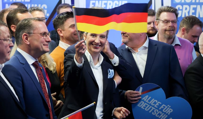 AfD'den Merz'e istifa çağrısı: Yeni halk partisi biziz
