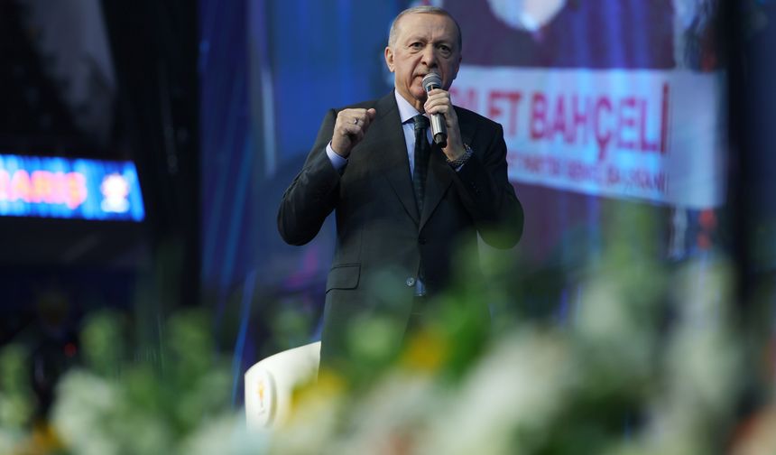 Erdoğan: Çağ kapatıp çağ açan Fatih’in izinden yürüyoruz